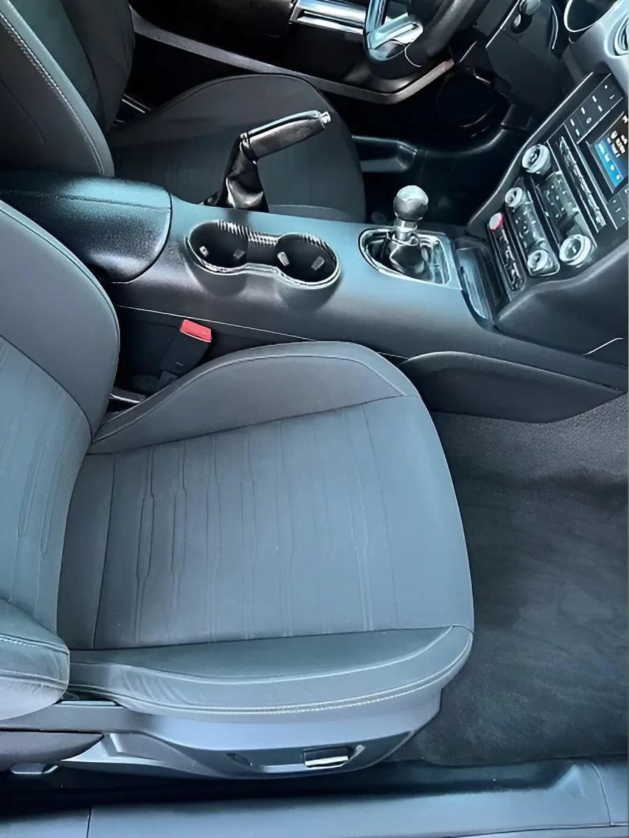 Used 2016 Ford Mustang Coupe RWD image 12