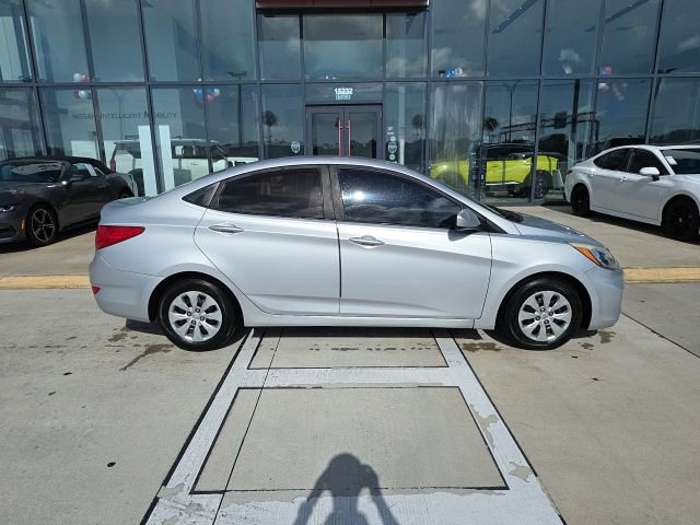 Used 2016 Hyundai Accent SE FWD image 3