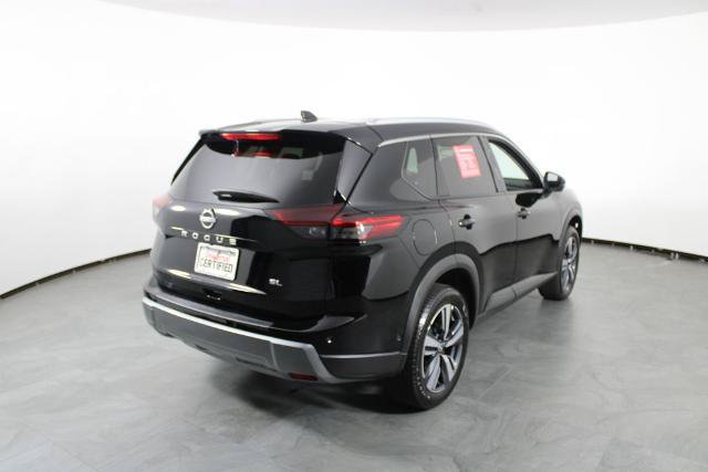 Certified 2026 Nissan Rogue SL FWD image 4
