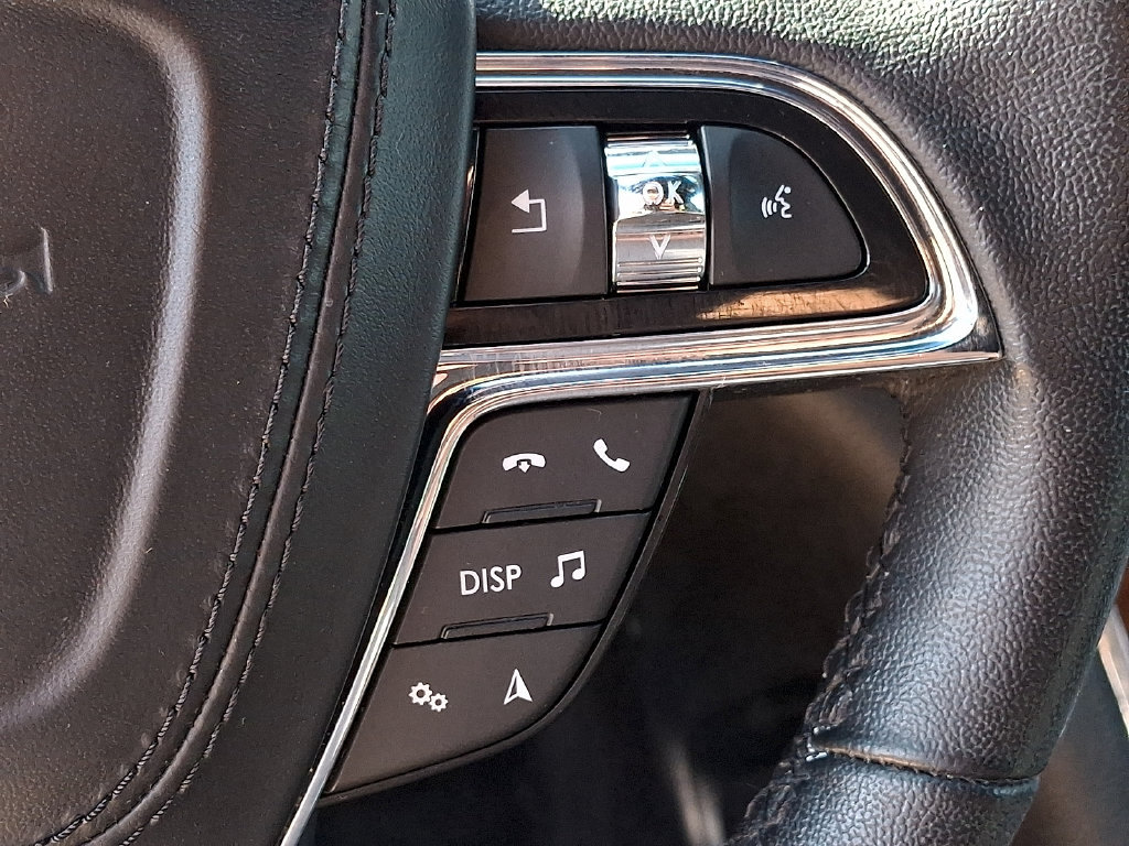 Used 2019 Lincoln Continental Premiere AWD/4WD image 23
