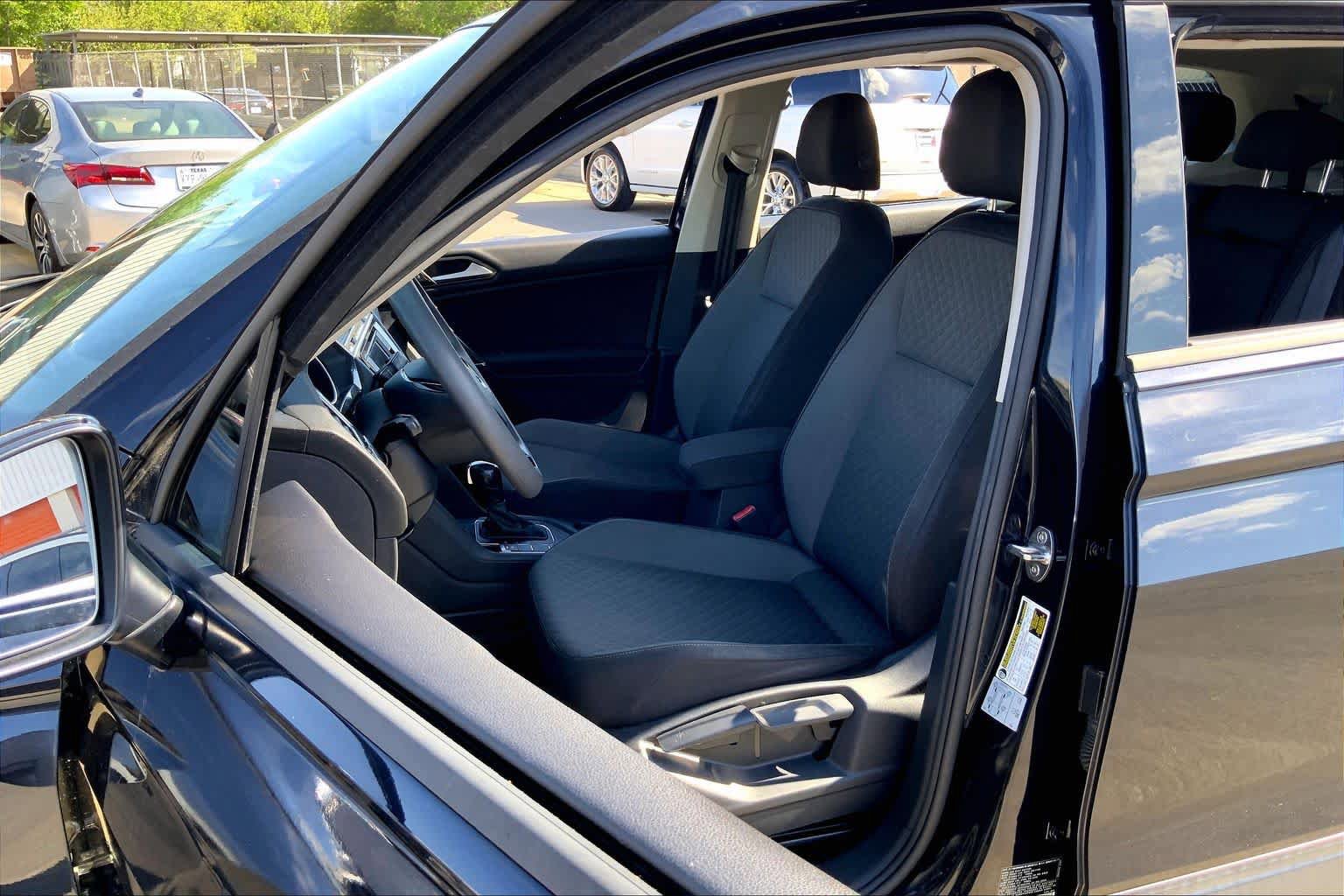 Used 2018 Volkswagen Tiguan S FWD image 7