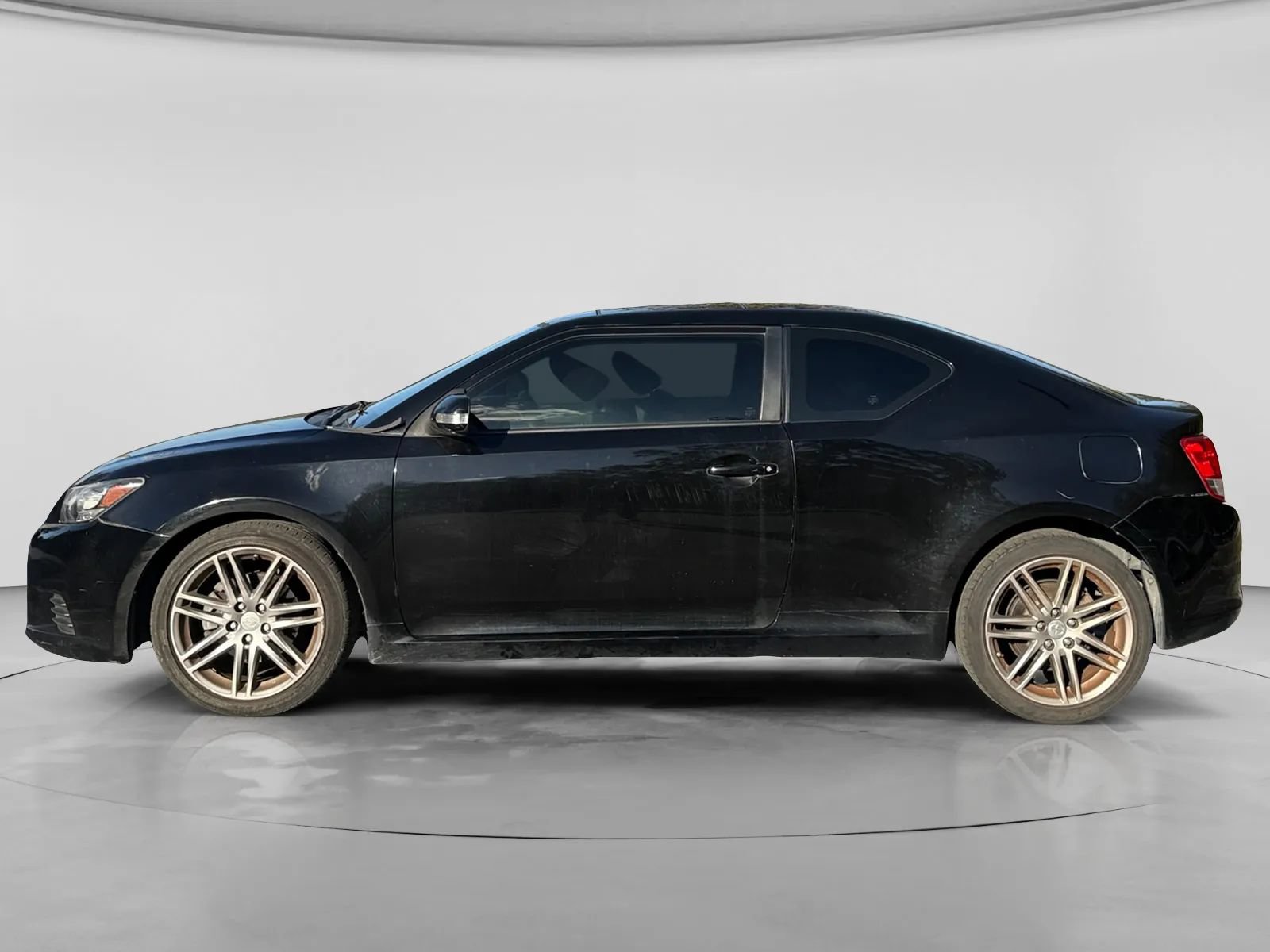 Used 2011 Scion tC FWD image 2