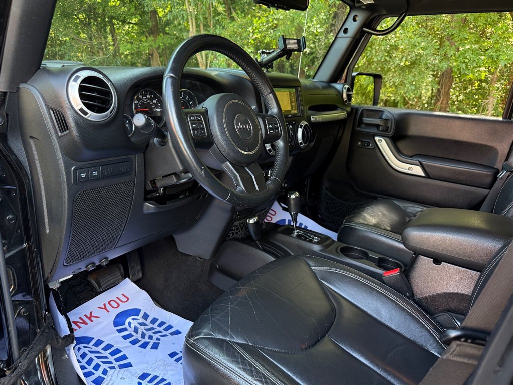 Used 2015 Jeep Wrangler Unlimited Rubicon w/ Dual Top Group AWD/4WD image 37