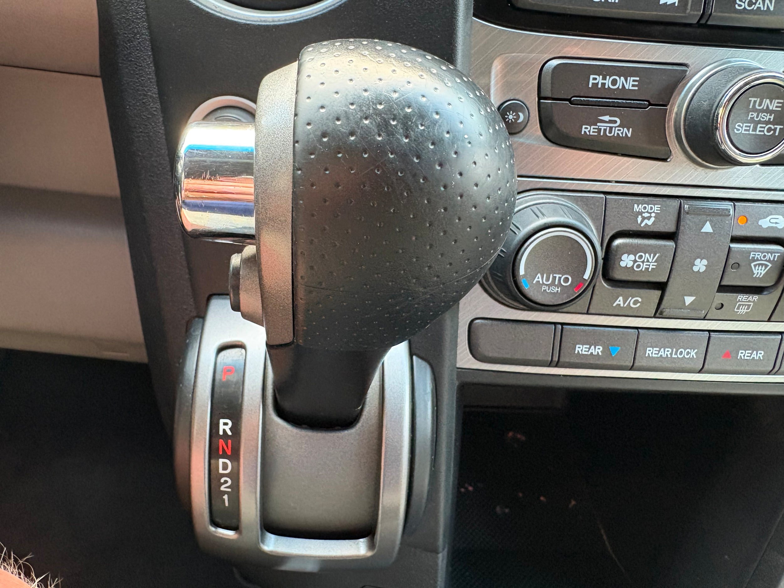 Used 2015 Honda Pilot LX image 40