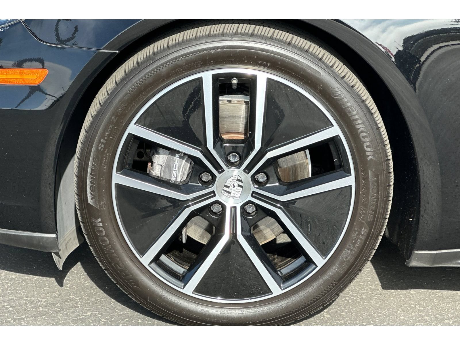Used 2019 Porsche Panamera 4 AWD/4WD image 32