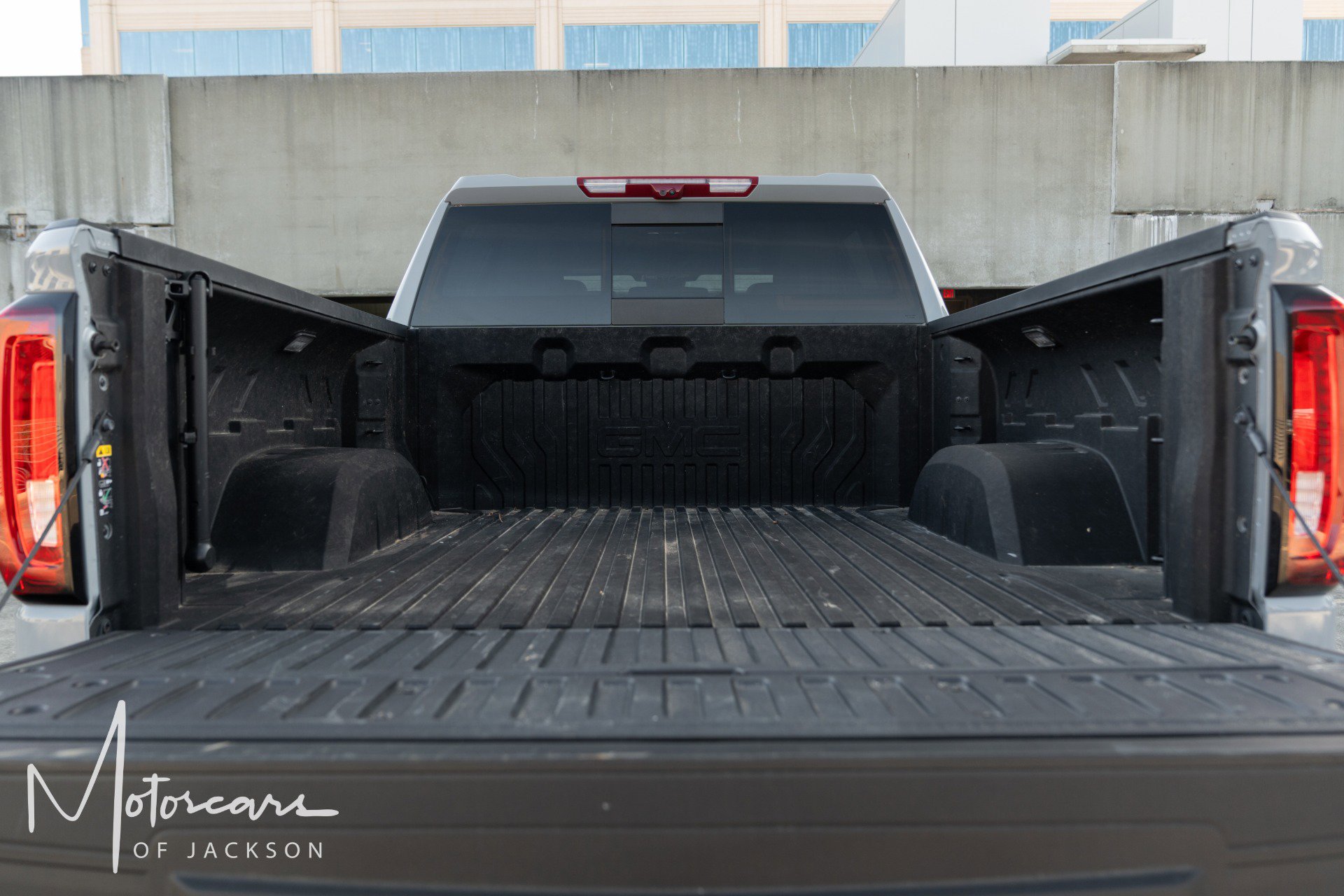 Used 2025 GMC Sierra 1500 AT4 w/ AT4 Premium Package image 26