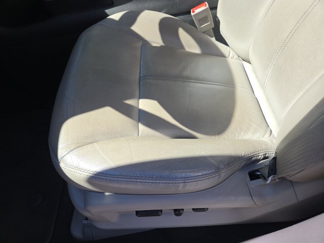 Used 2013 Ford Edge Limited AWD/4WD image 7