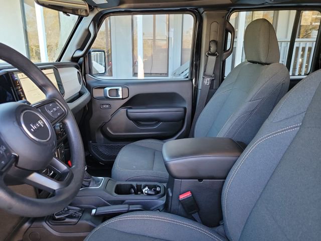 Used 2025 Jeep Gladiator Sport image 11