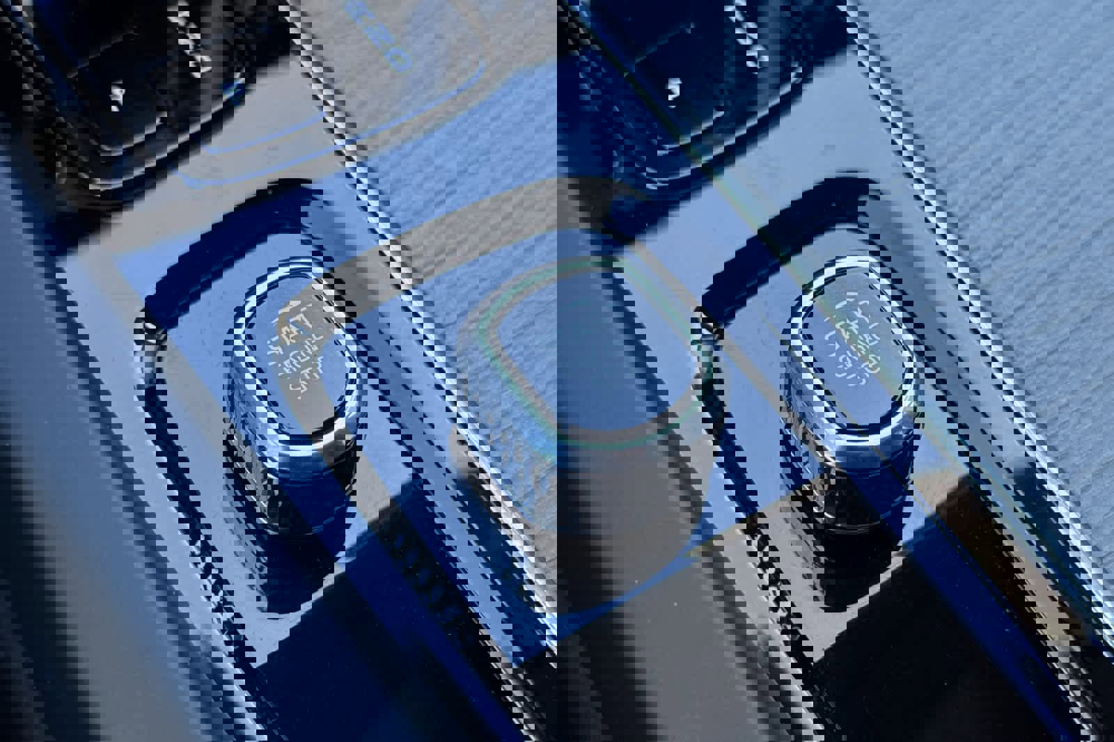 Used 2025 Volvo XC60 B5 Plus image 24