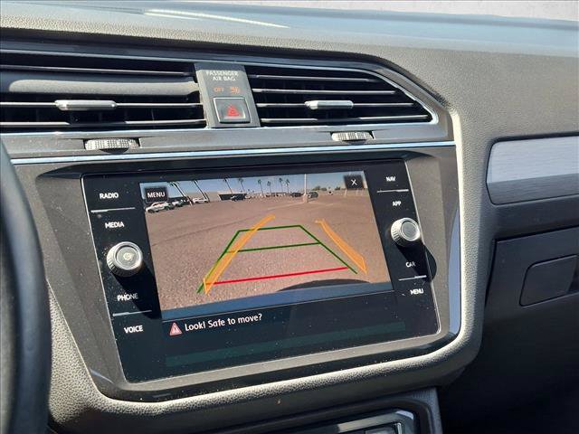 Used 2018 Volkswagen Tiguan SEL FWD image 14