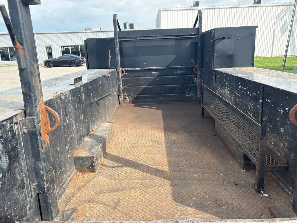 Used 2018 RAM 5500 Tradesman w/ Power & Remote Entry Group RWD image 11