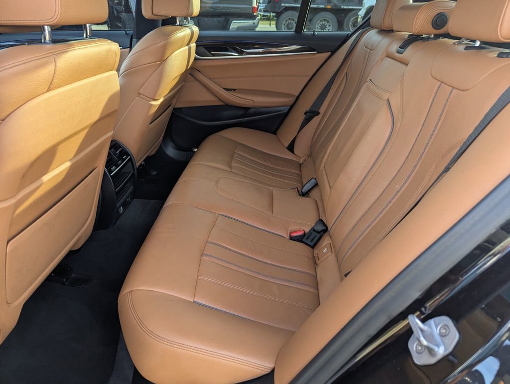 Used 2018 BMW 530e w/ M Sport Package 2 image 17