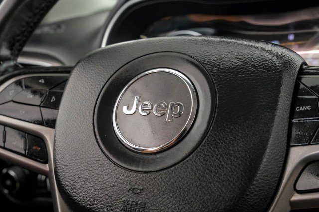 Used 2021 Jeep Cherokee Latitude Plus AWD/4WD image 18