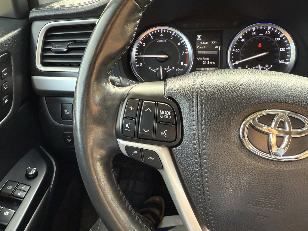Used 2017 Toyota Highlander Limited Platinum image 17