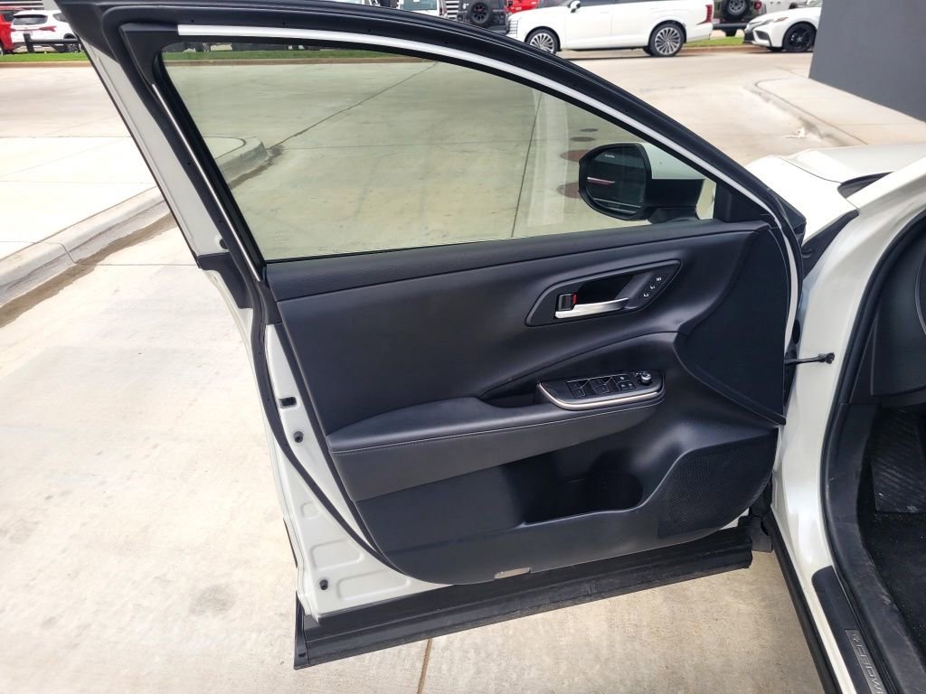 Used 2023 Toyota Crown Limited image 9