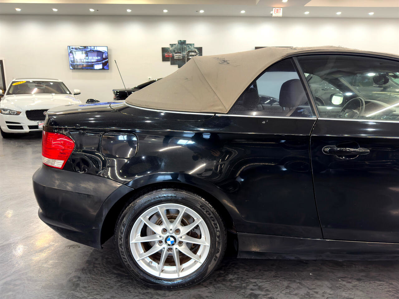 Used 2011 BMW 128i Convertible image 13
