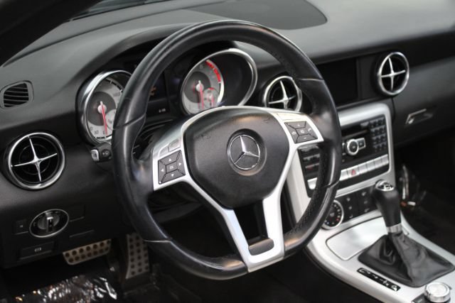 Used 2014 Mercedes-Benz SLK 250 image 18