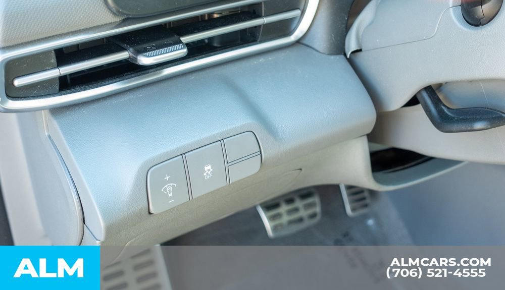 Used 2025 Hyundai Elantra Sport FWD image 23
