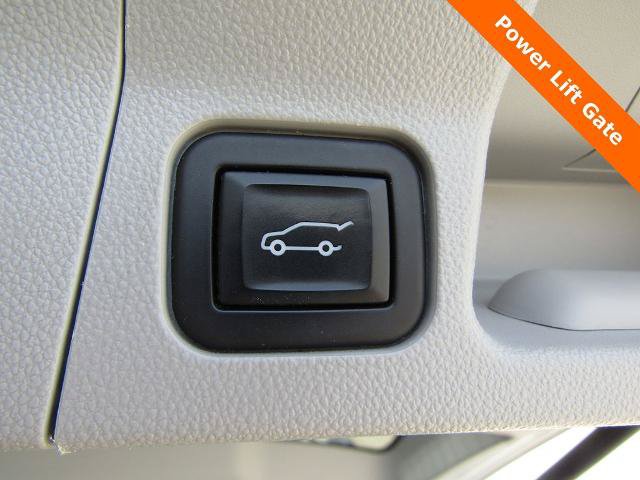 Used 2023 GMC Acadia SLT w/ Technology Package FWD image 25