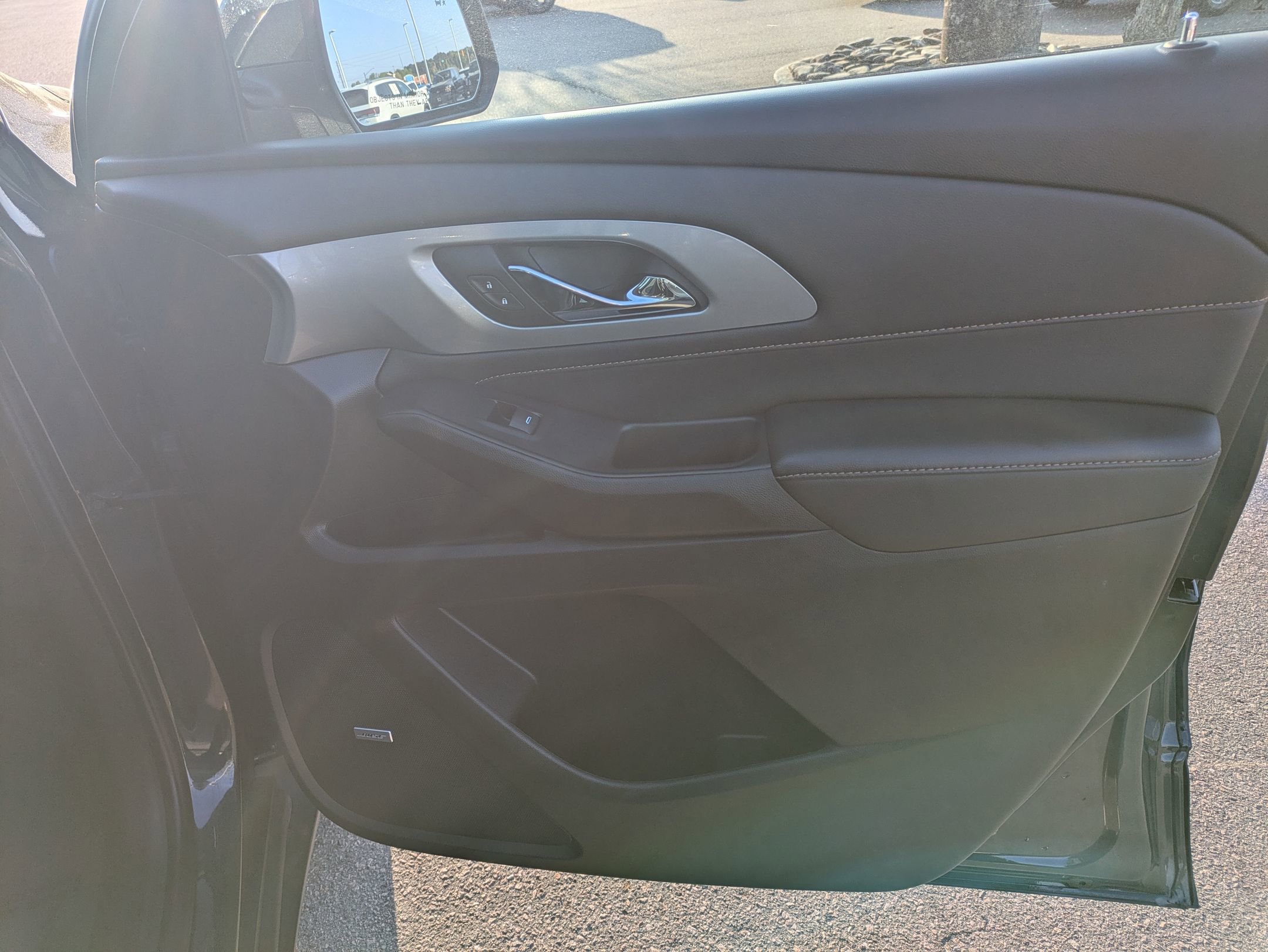 Used 2021 Chevrolet Traverse RS image 35