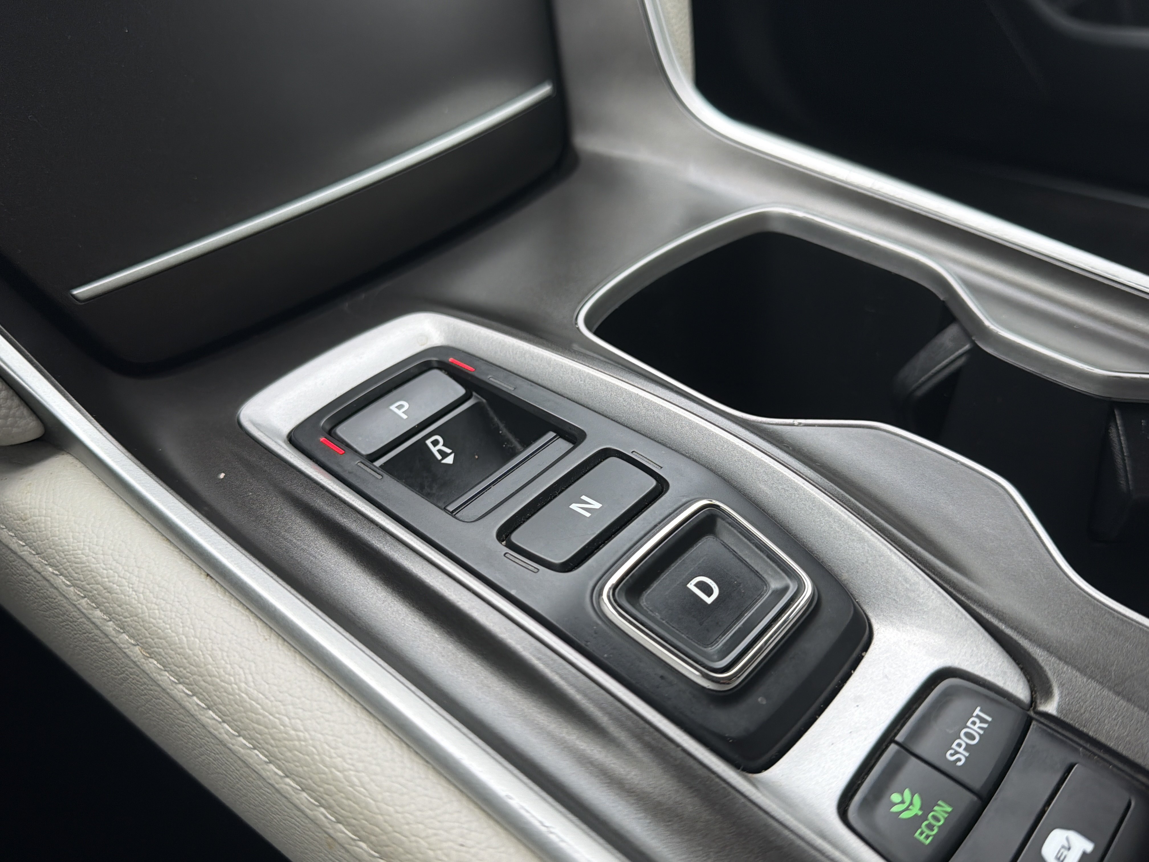 Used 2018 Honda Accord Touring image 16