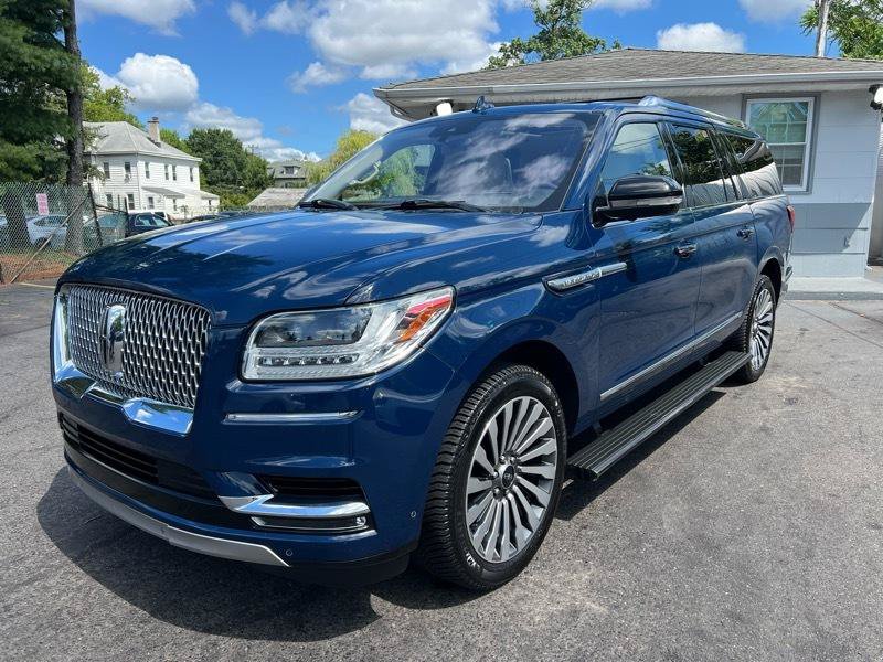 Used 2018 Lincoln Navigator L Reserve w/ Technology Package AWD/4WD image 3