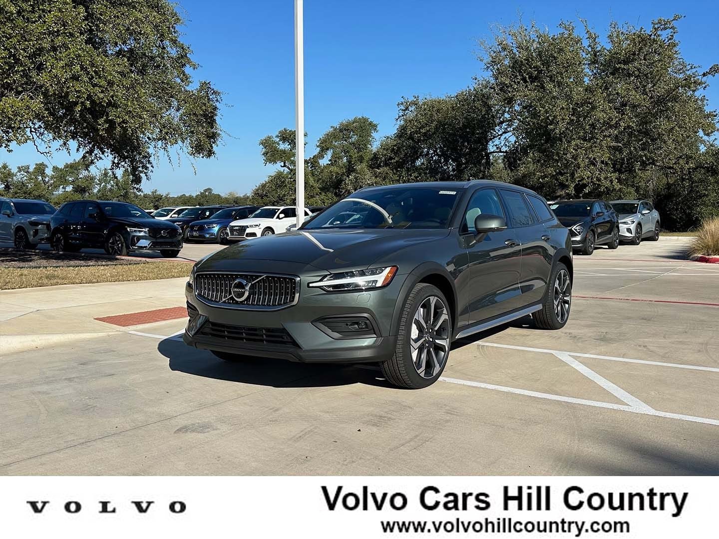 Used 2026 Volvo V60 B5 Cross Country Ultra w/ Protection Package Premier AWD/4WD image 1