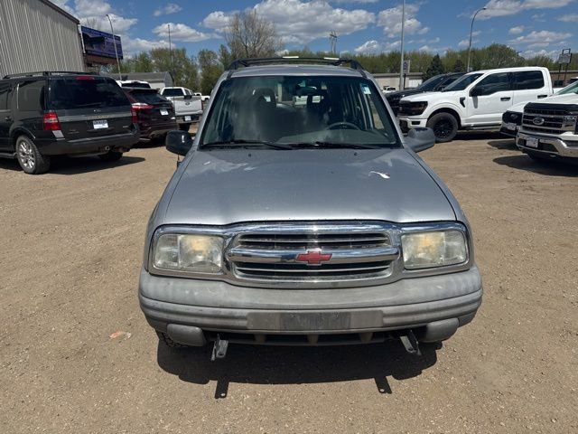 Used 2002 Chevrolet Tracker 4WD w/ Preferred Equipment Group image 2