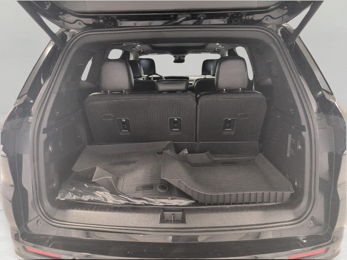 Used 2025 Buick Enclave Avenir AWD/4WD image 15