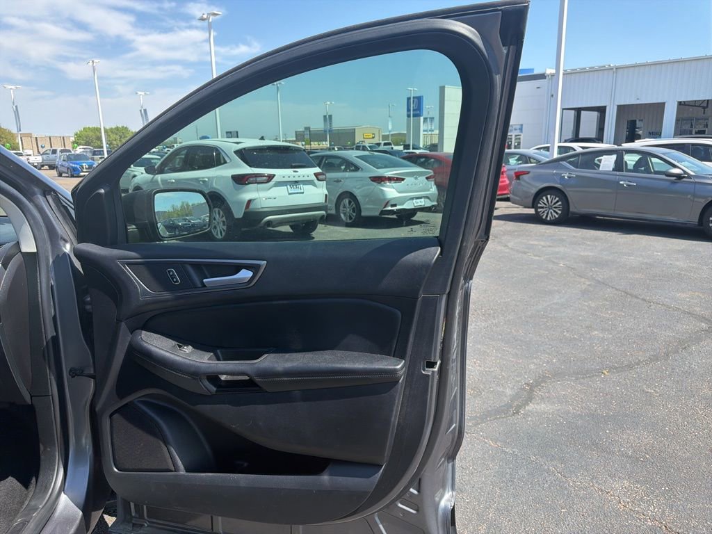 Used 2021 Ford Edge SE FWD image 31
