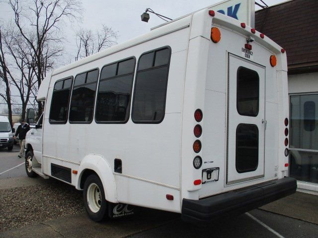 Used 2018 Ford E-450 and Econoline 450 Super Duty w/ Shuttle Bus Prep Package RWD image 10