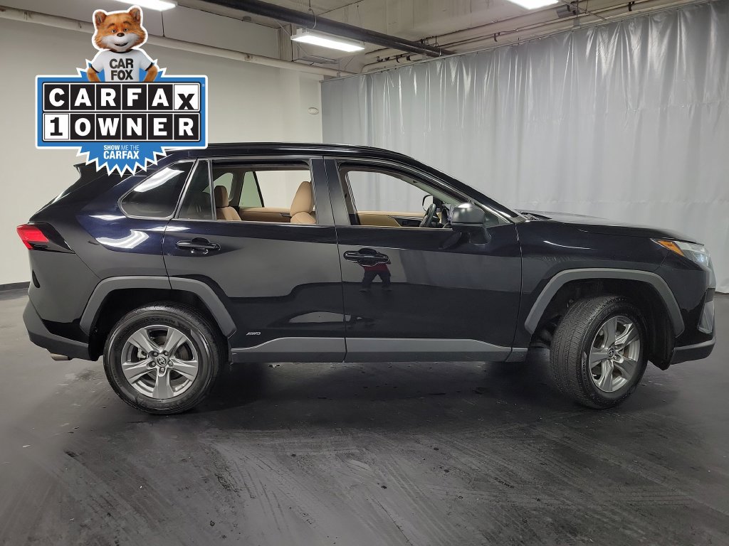 Used 2024 Toyota RAV4 LE AWD/4WD image 9