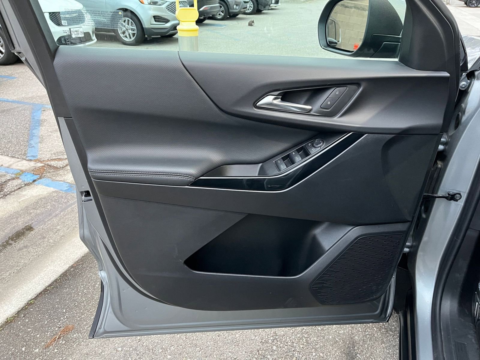 Used 2025 Chevrolet Equinox LT image 20