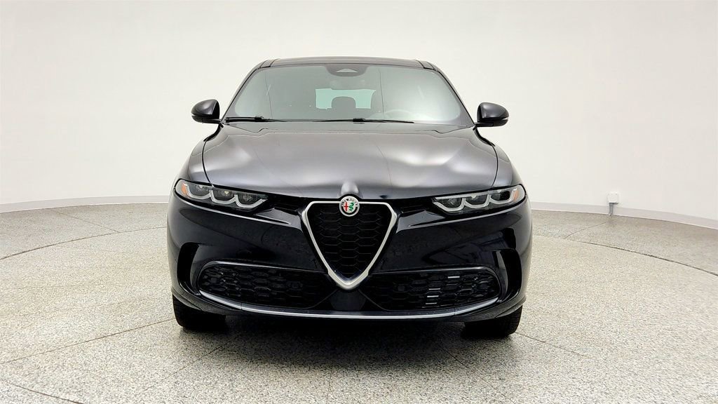 Used 2024 Alfa Romeo Tonale Ti w/ Premium Interior Package image 2