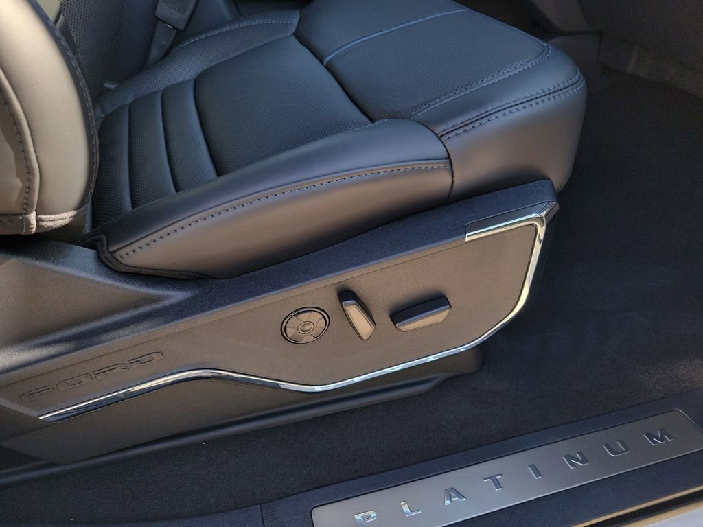 New 2026 Ford F350 Platinum image 32