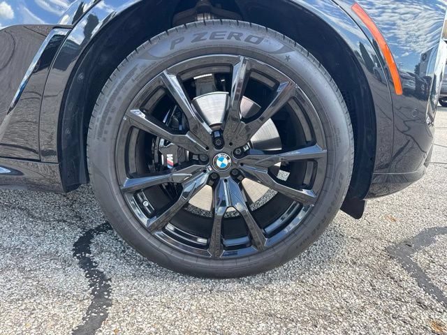 Used 2025 BMW X7 M60i AWD/4WD image 3