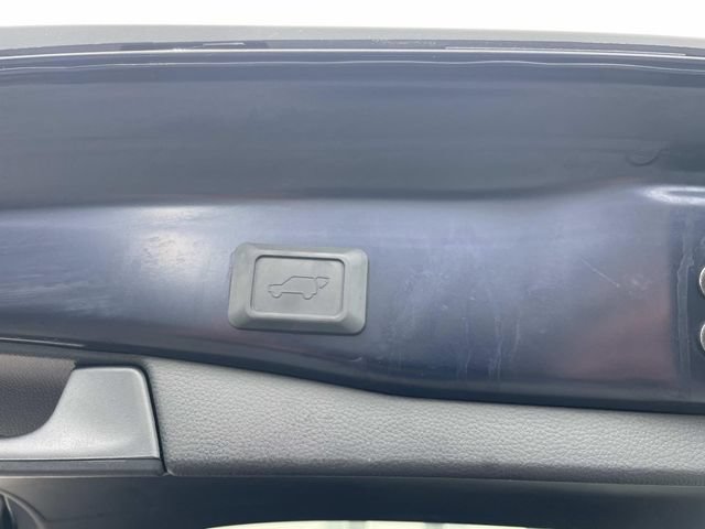 Used 2025 Toyota RAV4 XLE w/ Convenience Package AWD/4WD image 9