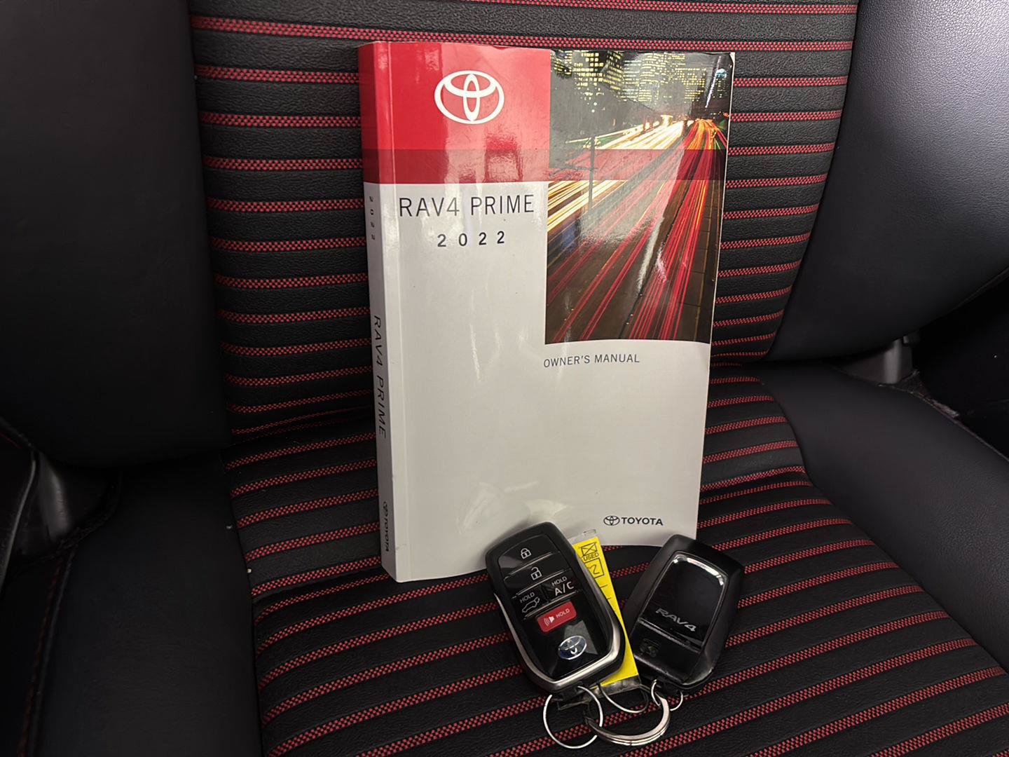 Used 2022 Toyota RAV4 XSE w/ Weather Package AWD/4WD image 15