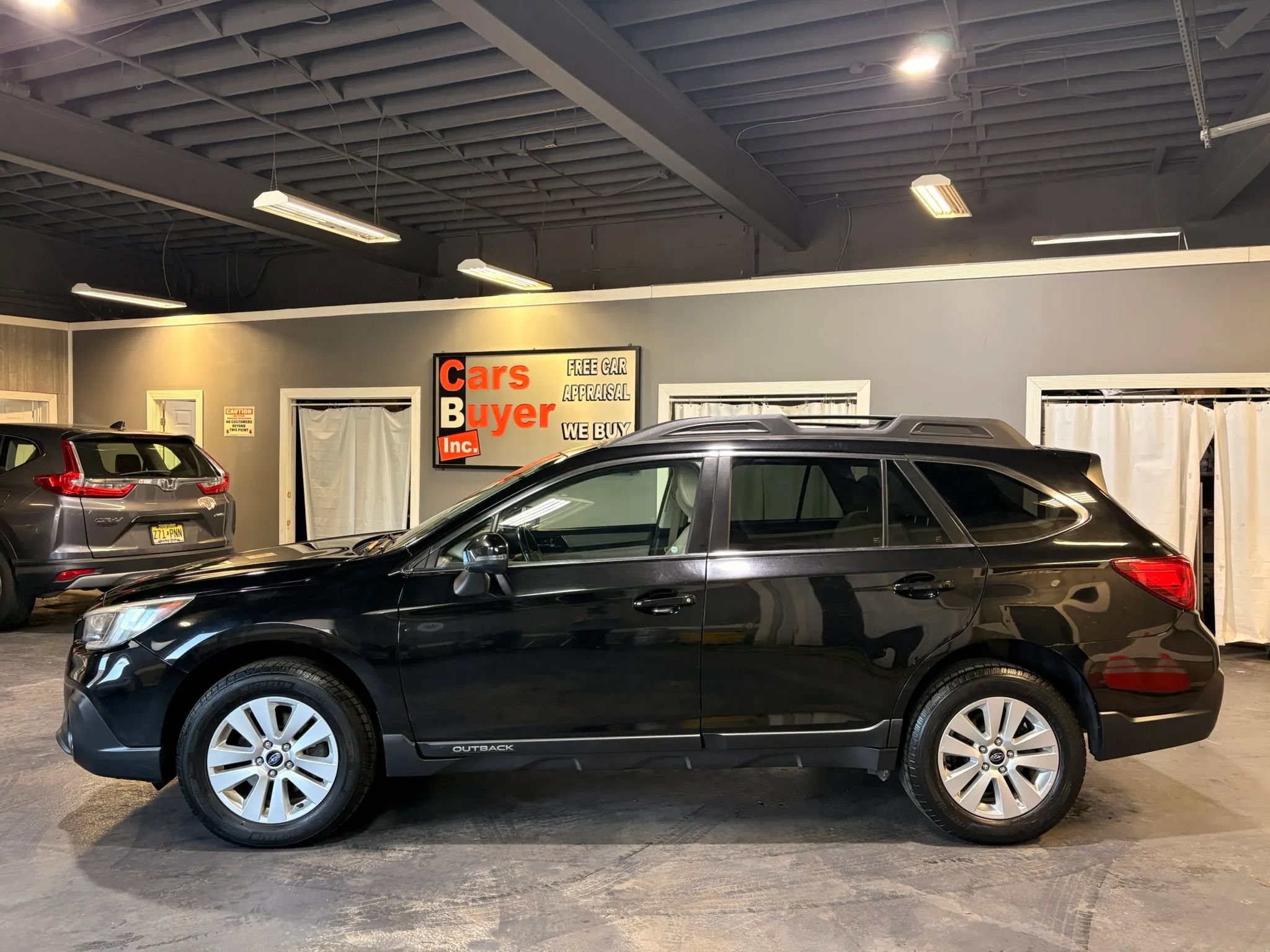 Used 2019 Subaru Outback 2.5i Premium AWD/4WD image 3