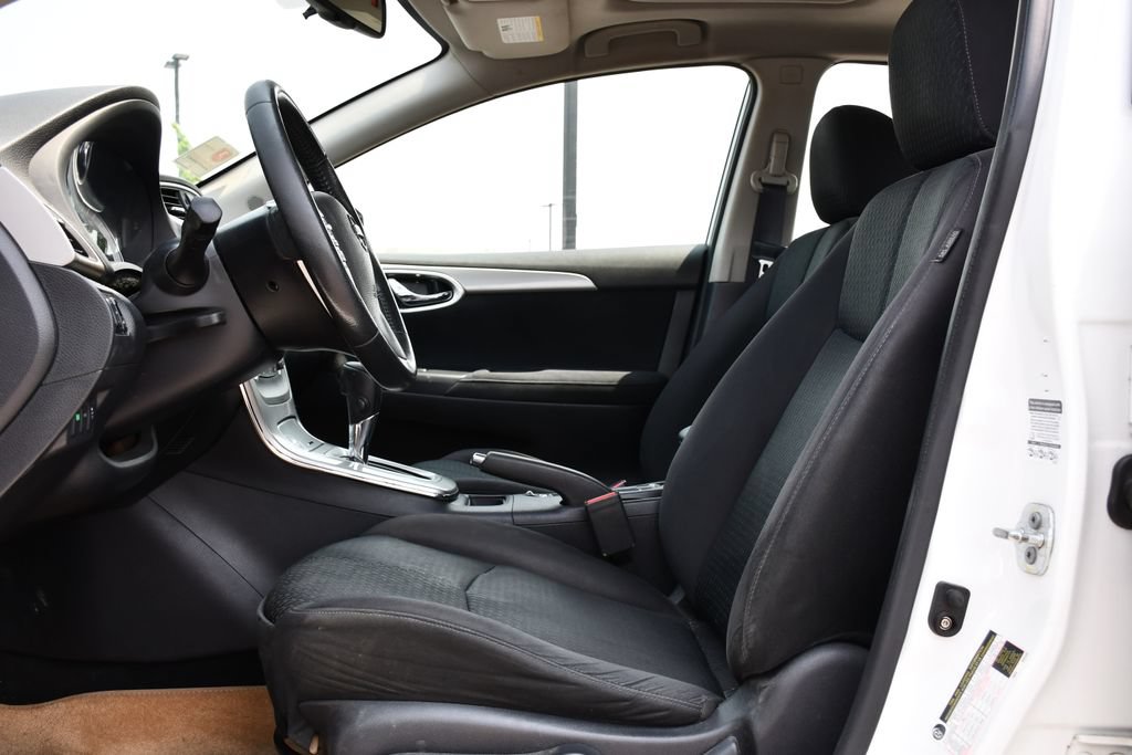 Used 2014 Nissan Sentra SR w/ Premium Package FWD image 17