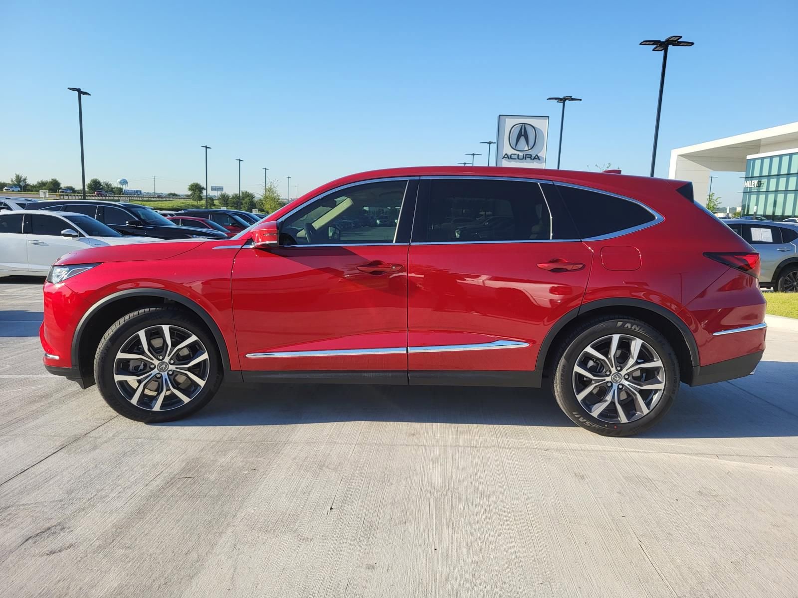 Used 2023 Acura MDX SH-AWD w/ Technology Package image 3
