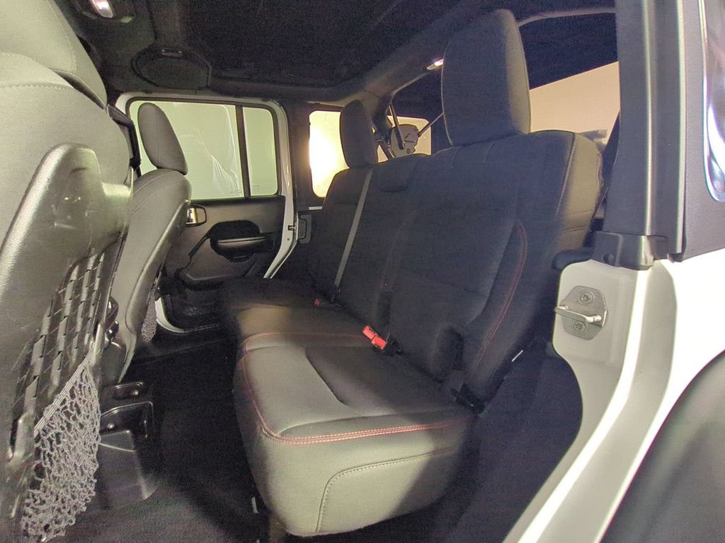 Used 2018 Jeep Wrangler Unlimited Rubicon w/ Cold Weather Group AWD/4WD image 15