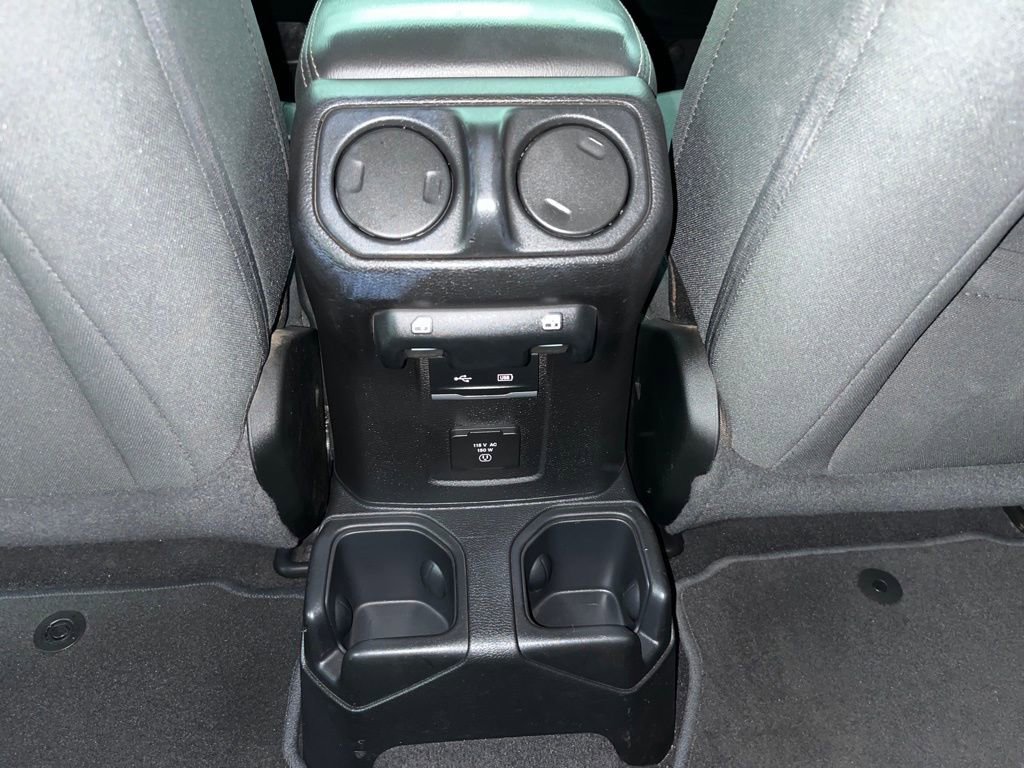 Used 2020 Jeep Wrangler Unlimited Sahara image 20