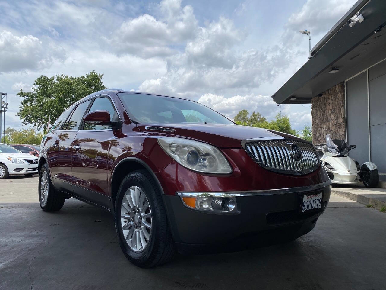 Used 2010 Buick Enclave CXL AWD/4WD image 2