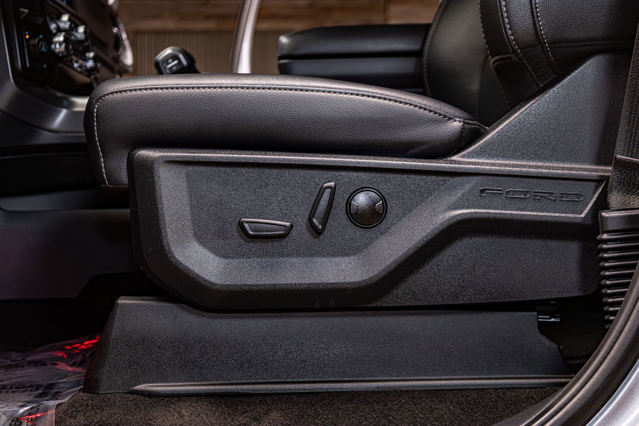 Used 2024 Ford F150 XLT w/ Equipment Group 303A High image 20