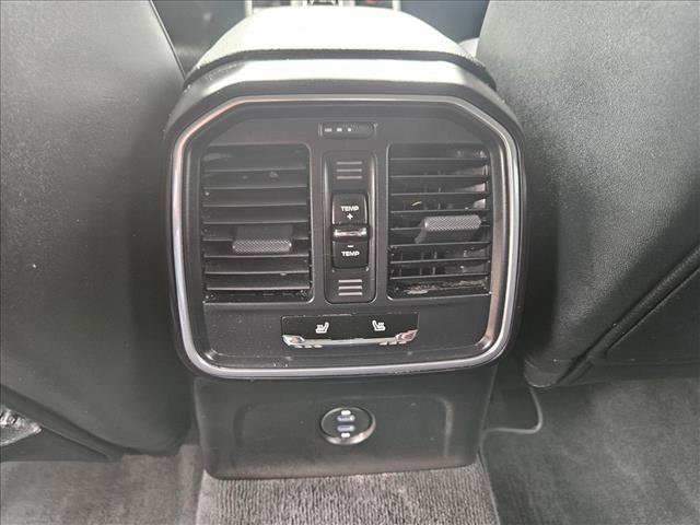 Used 2023 Porsche Macan S AWD/4WD image 16