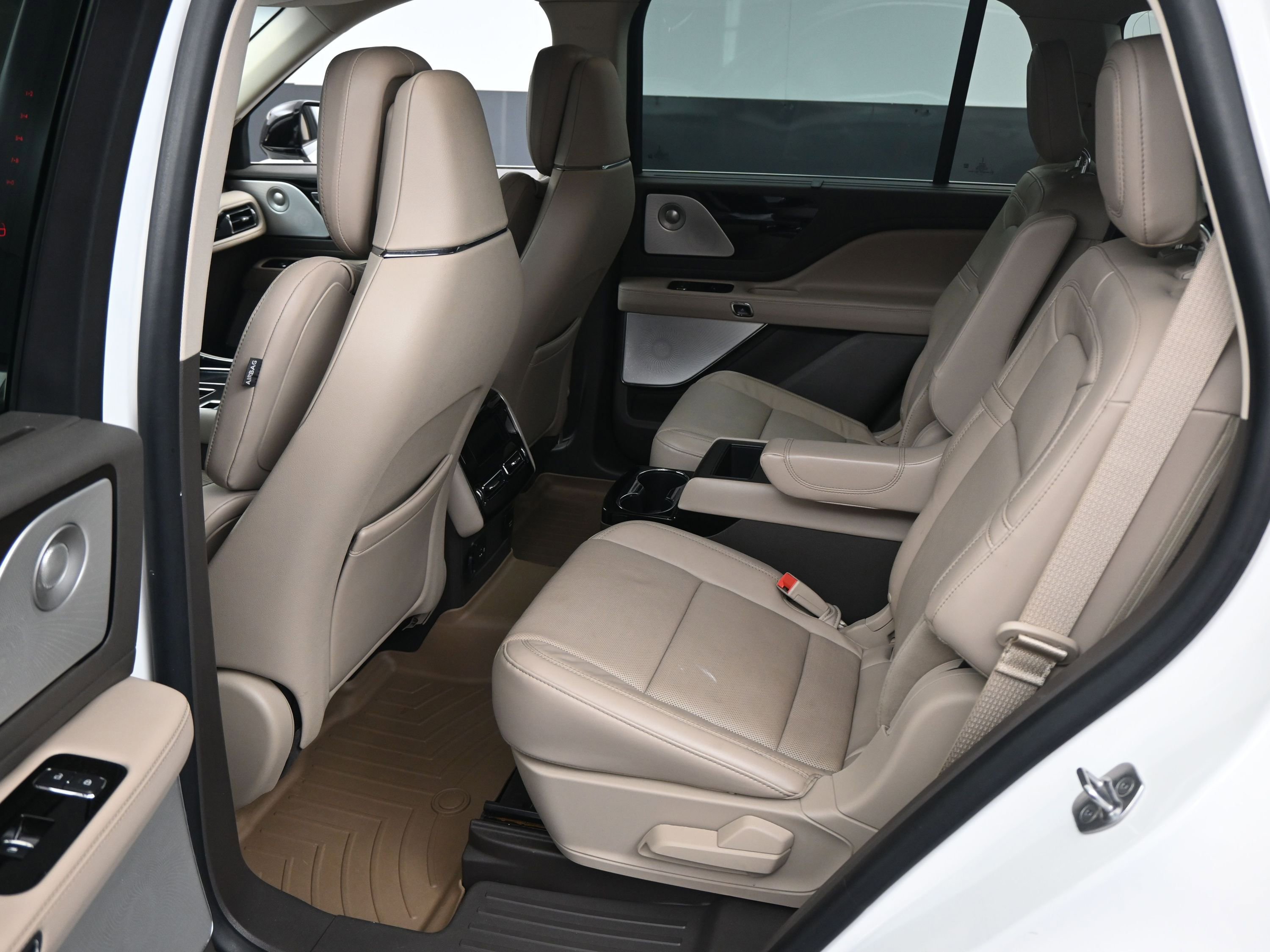 Used 2022 Lincoln Aviator Reserve w/ Equipment Group 201A image 6