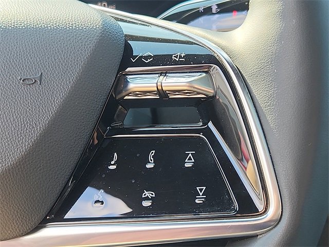 Used 2023 Cadillac Lyriq 2WD image 23