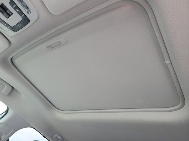 Used 2022 Toyota Sienna XLE FWD image 26