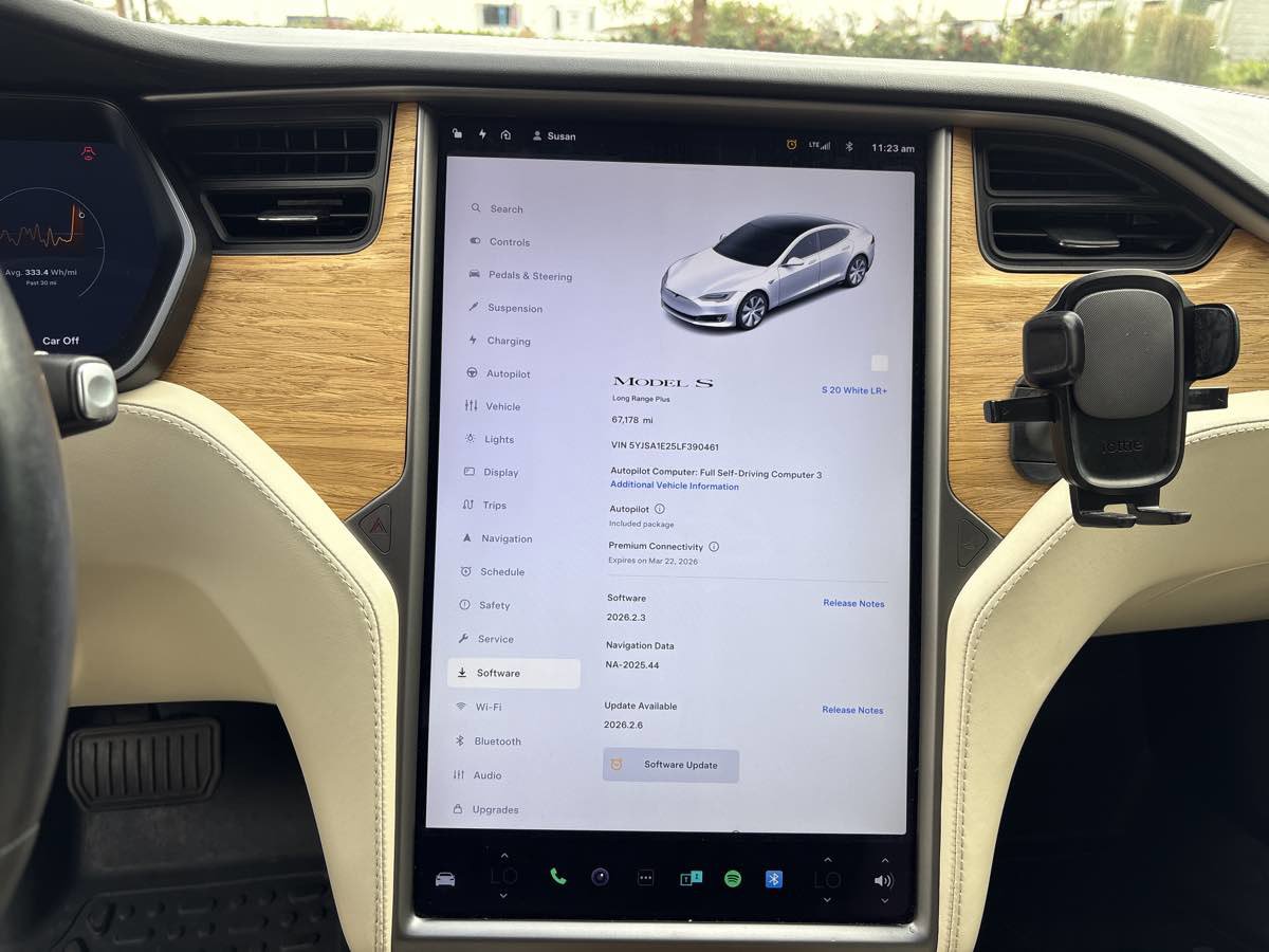 Used 2020 Tesla Model S Long Range Plus image 26